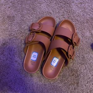 New brown sandals size 8 wide width